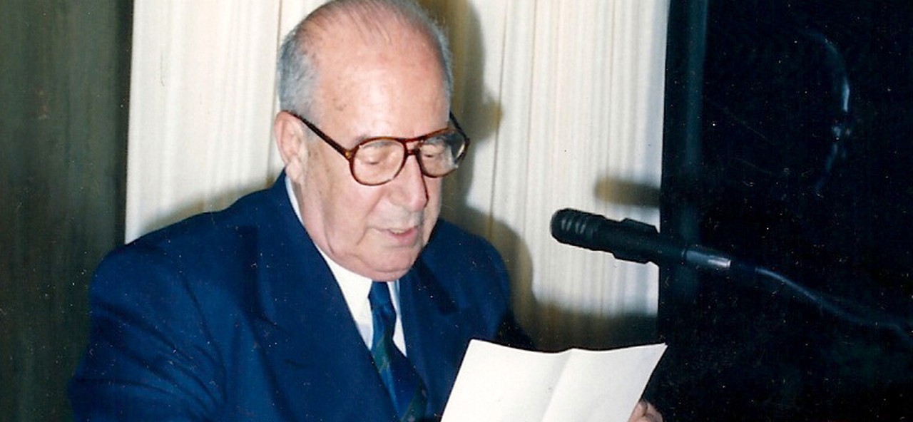 &Iota;&Sigma;&Tau;&Omicron;&Rho;&Iota;&Kappa;&Omicron;